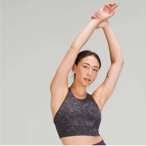 ✨NWT Lululemon Wunder Train Longline Bra in
Denim Wash Dusky Lavender Black 🍋